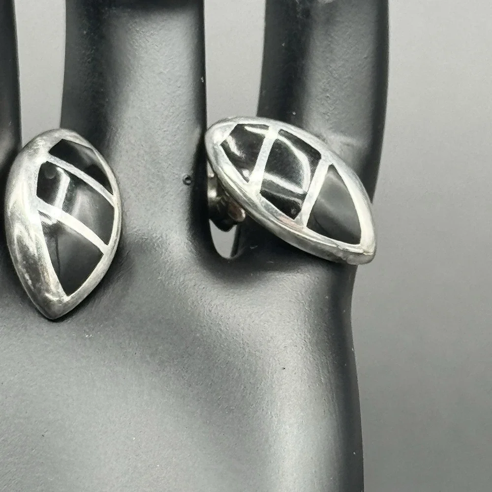Vintage Sterling Silver Onyx Inlay Earrings Modernist Leaf‎ Design 925 Thailand
